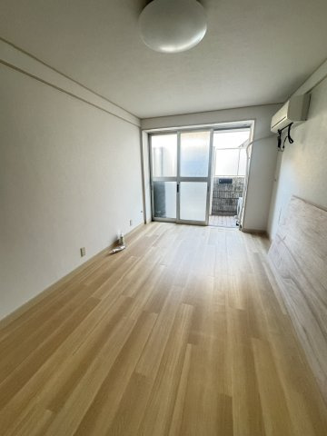 ル・パレ本山中の居間・リビング