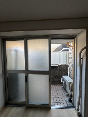 ル・パレ本山中の玄関