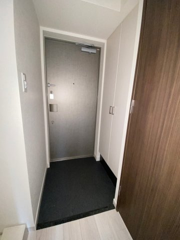 ファステートNAMBA華月の玄関