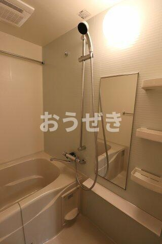 ＧＥＮＯＶＩＡ浅草Ⅵｓｋｙｇａｒｄｅｎの浴室