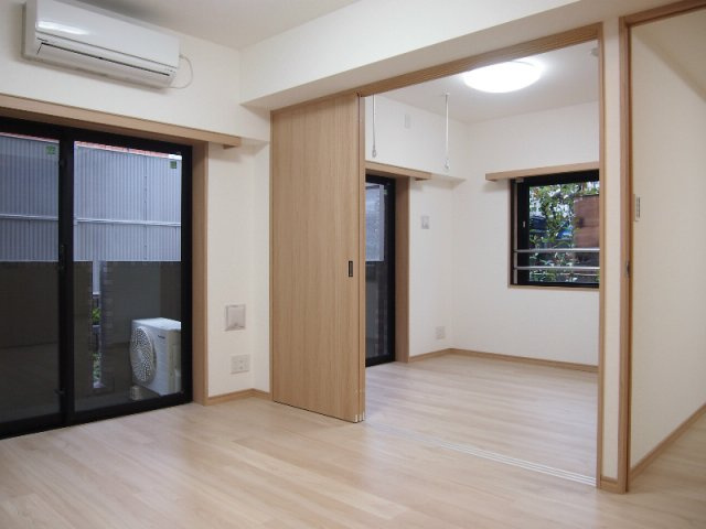 ルーブル品川西小山 の洋室|使いやすい居間です