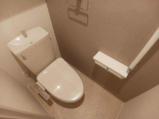 ヤングウッズ港町のトイレ|清潔感のあるトイレです
