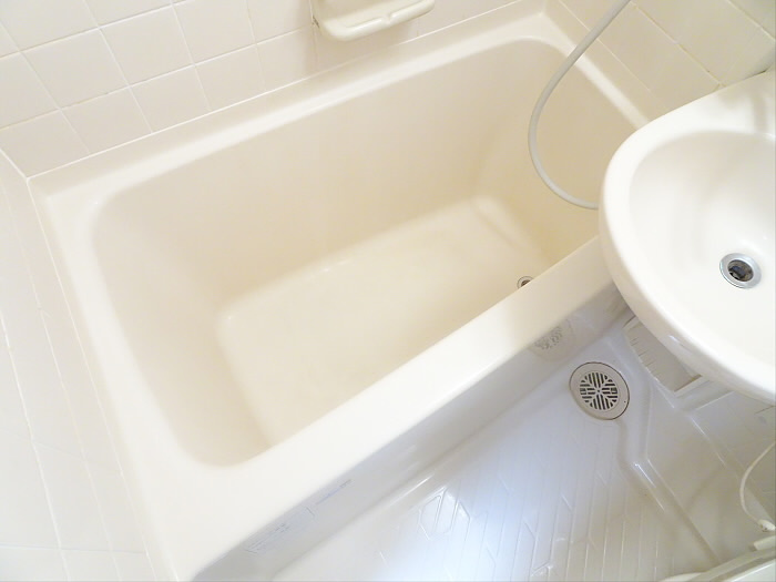 工東フラットの浴室|コンパクトで使いやすいお風呂です