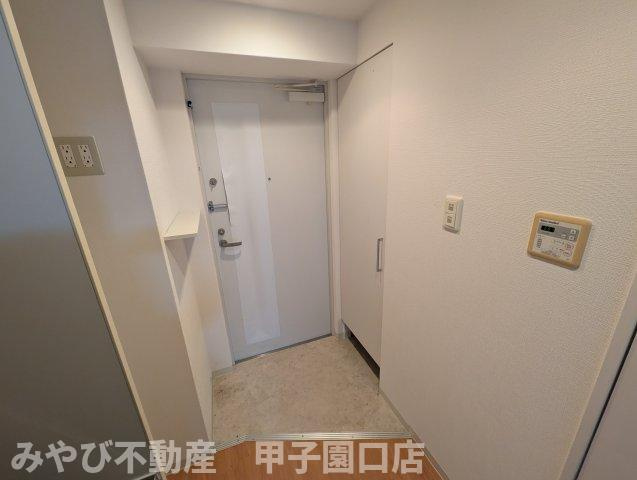 セレニテ甲子園Ⅱの玄関