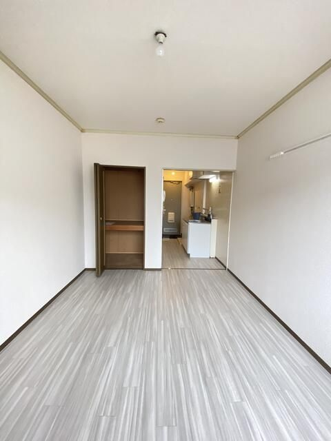 足立区東和４丁目のアパートの居間・リビング