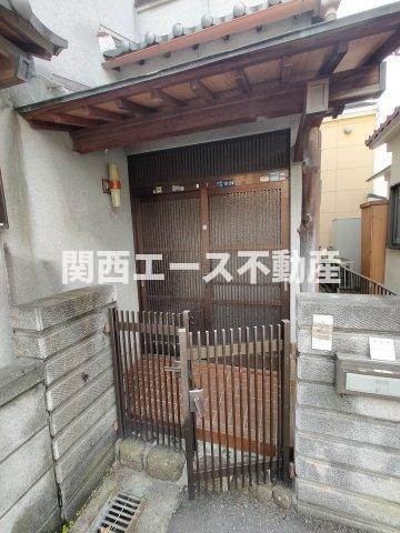 【エントランス】 | 六万寺町１丁目貸家