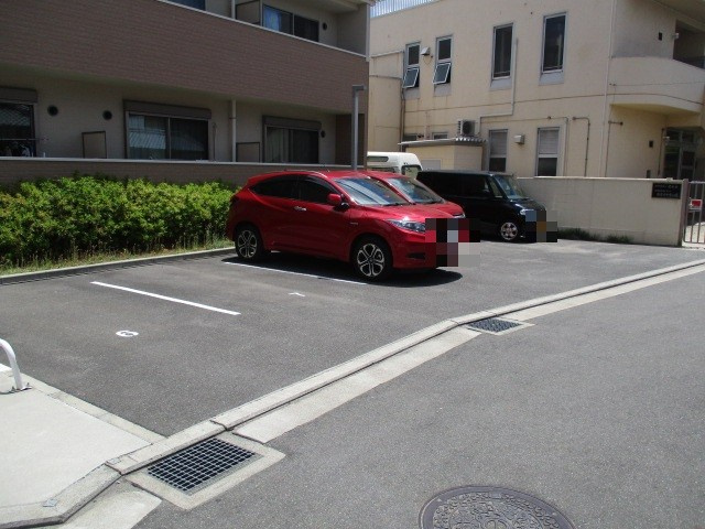 Ｍａｎｓｉｏｎ　Ｇｒａｃｅ（旧：寝屋川十字の園）の駐車場