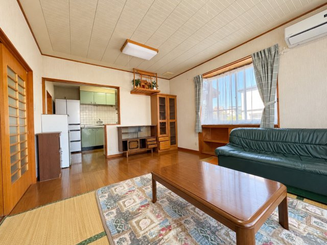 西区山田　中古戸建の居間・リビング