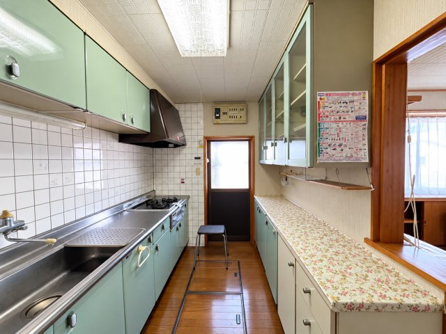 西区山田　中古戸建のキッチン|※プライバシー保護のため物消し修正を行っております