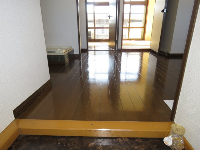 シティハイム小野沢の玄関