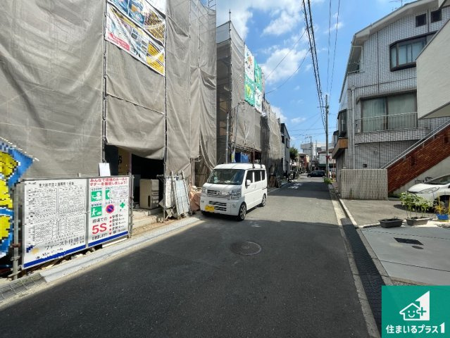 ◆東大阪市鷹殿町　第2期　新築一戸建ての前面道路含む現地写真|周辺は落ち着いた街並みの住宅地！子育てがしやすい住環境です！まだ未完成ですが、現地でしかわからない事もございます。是非一度ご覧ください。