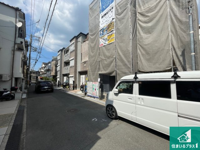 ◆東大阪市鷹殿町　第2期　新築一戸建ての前面道路含む現地写真|周辺は落ち着いた街並みの住宅地！子育てがしやすい住環境です！まだ未完成ですが、現地でしかわからない事もございます。是非一度ご覧ください。