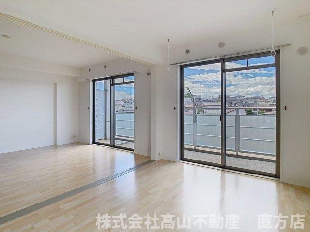 直方市大字感田の賃貸マンションの内装|別部屋の写真です。
