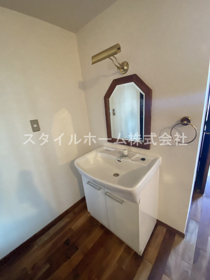 【洗面所】 | ユトリロ東幸 | 別部屋写真です。