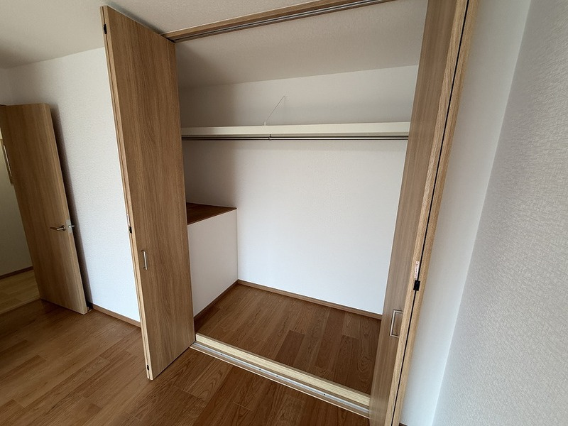 大内通4丁目貸家の収納