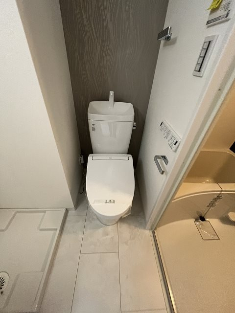 大阪市西淀川区柏里３丁目の賃貸マンションのトイレ|落ち着いた色調のトイレです