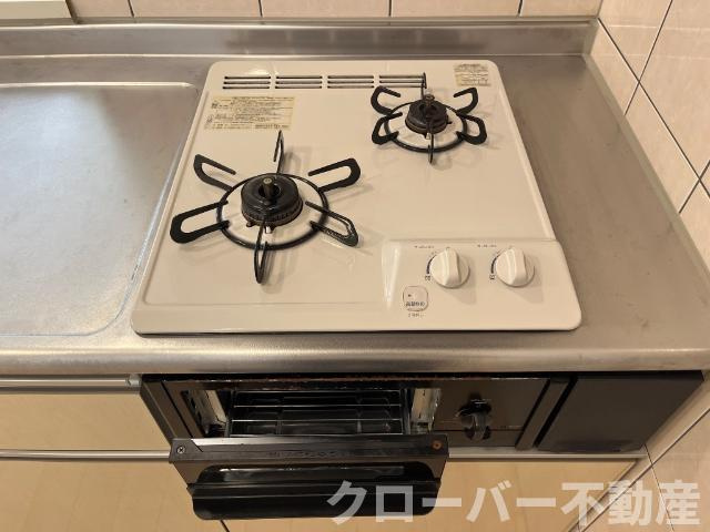 ソレイユ元山町Ⅱのキッチン|2口ガスコンロ