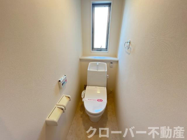 ソレイユ元山町Ⅱのトイレ|シャワー付トイレ