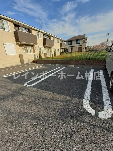 特典：仲介手数料が50％OFFです‼の駐車場|駐車場があります