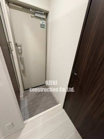 D-ROOM南越谷の玄関