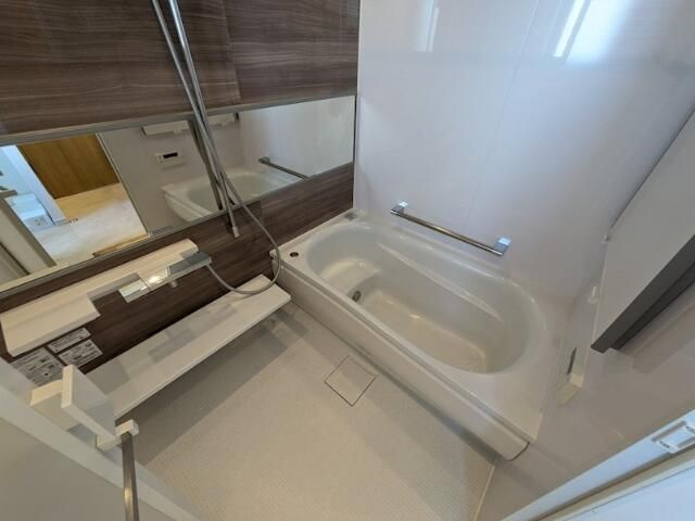 アーバンパレス等々力の浴室|落ち着いた空間のお風呂です