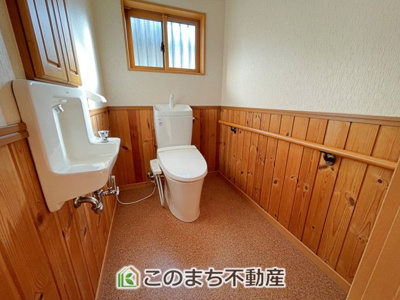 【内装】 | KEM佐野市葛生西１期中古戸建 | トイレは安心の新品交換済みです！手洗い場付きのゆとりある広々トイレで快適な暮らしを♪