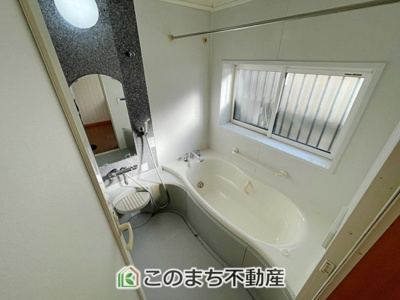 【浴室】 | KEM佐野市葛生西１期中古戸建 | 足を伸ばしてゆったり浸かれる広々バスタブ♪一日の疲れを優しく癒やしてくれる快適な浴室です★