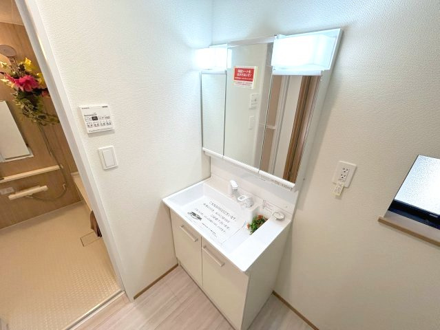 市川市市川南3丁目新築戸建て【全1棟】の独立洗面台|※画像は施工イメージです。実際の仕様・形状・色味等とは異なります。