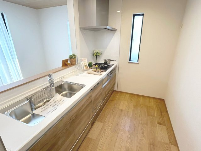 市川市市川南3丁目新築戸建て【全1棟】のキッチン|※画像は施工イメージです。実際の仕様・形状・色味等とは異なります。