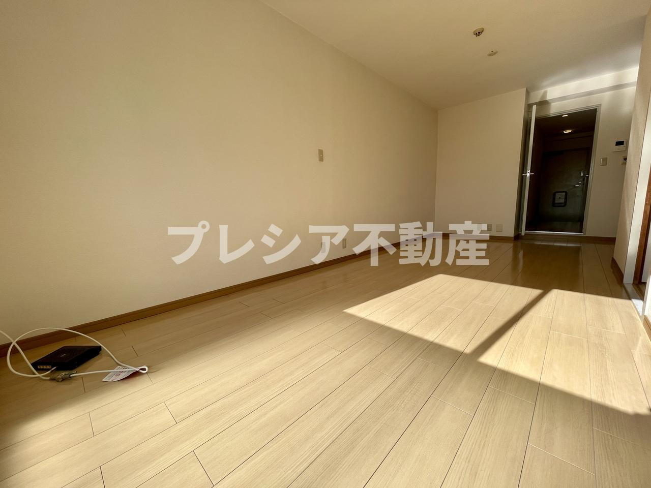 ドミール甲子園の居間・リビング