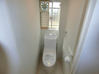 【トイレ】 | 春日荘 | 落ち着いた色調のトイレです