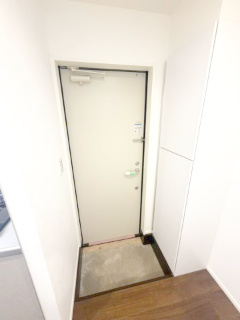 サンライズ津田沼Ⅳの玄関|建築中の写真です。
