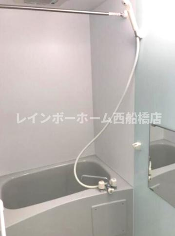 松戸市新松戸７丁目のアパートの浴室
