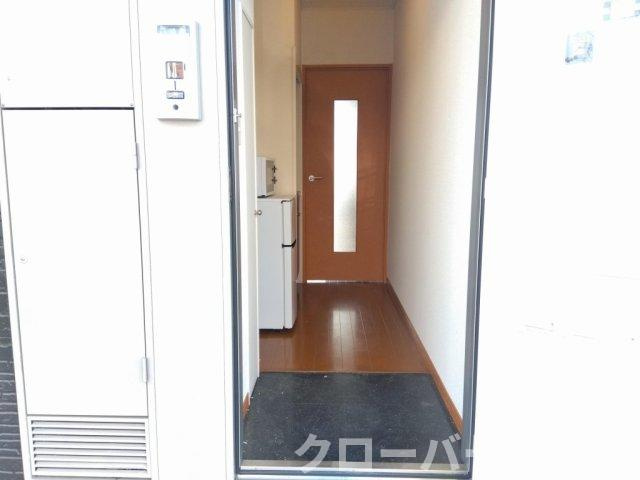レオパレスハーモニーの玄関