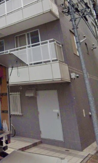 TSビルのエントランス