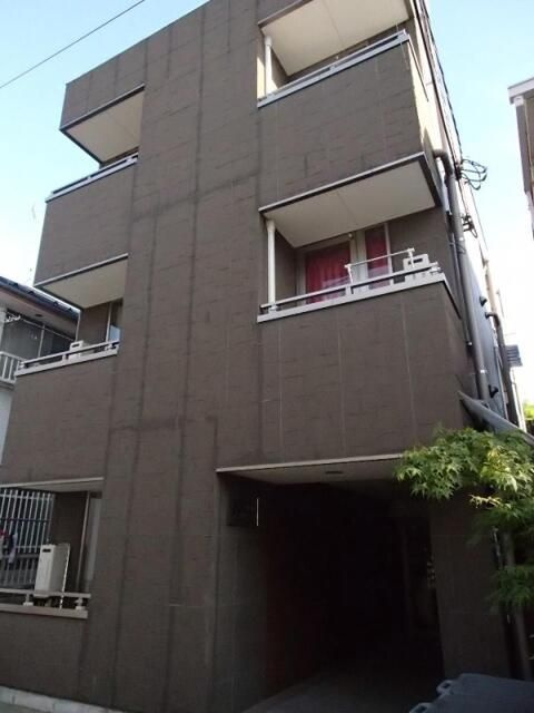 グラド新宿の外観