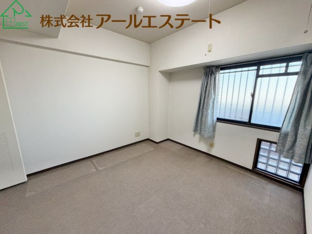 グローバル西飾磨　　山陽電鉄網干線「西飾磨駅」徒歩2分の寝室