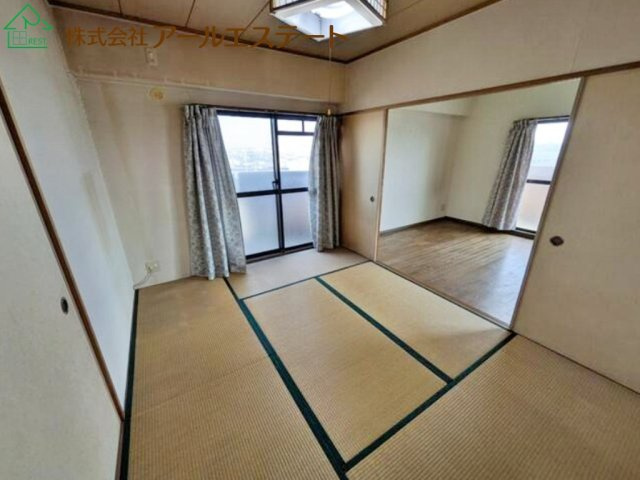 グローバル西飾磨　　山陽電鉄網干線「西飾磨駅」徒歩2分の和室
