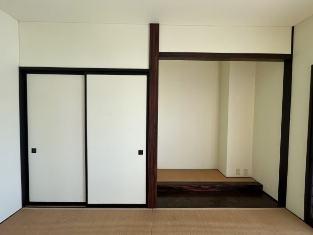 アレナ・ブランカ堂ヶ島の和室|床の間・押入れ