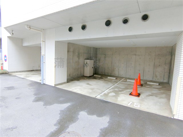 プラウドフラット蒲田Ⅱの駐車場|平置き駐車場