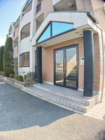 シャルム山本のエントランス