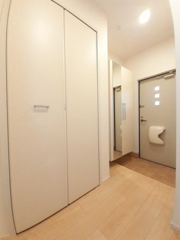 メゾン静の玄関