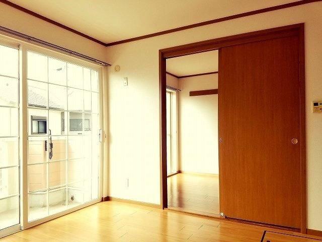 サンハイム西村Ⅱの居間・リビング