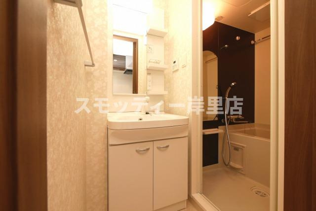 Luxe住吉公園の洗面所