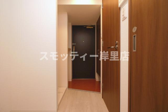 Luxe住吉公園の玄関
