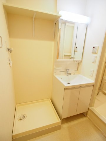 【洗面所】 | カーサ千駄ヶ谷 | 同物件別部屋参考写真