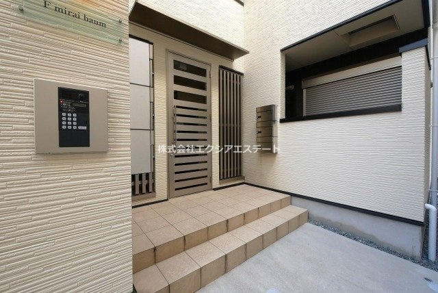 大阪市阿倍野区王子町２丁目のハイツのエントランス
