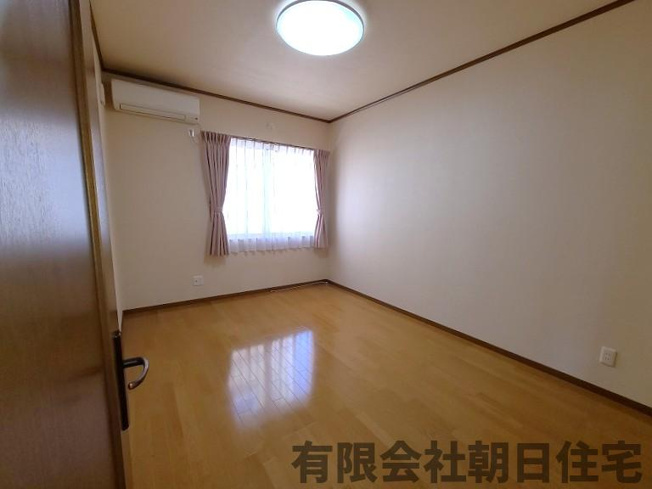 【洋室】 | 宍道町佐々布平屋中古戸建 | 広々とした洋室です