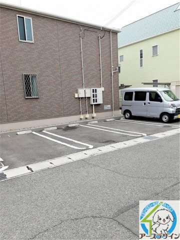 エトワールⅢの駐車場