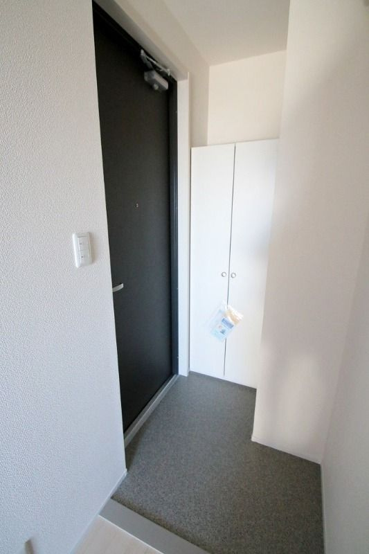 足立区綾瀬２丁目の賃貸マンションの玄関